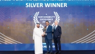  A representative of Lulu Mall Al Khor receiving the award.