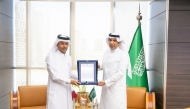 QNA Director-General H E Ahmed bin Saeed Al Rumaihi with SPA Acting President Ali bin Abdullah Alzaid in Riyadh yesterday.
