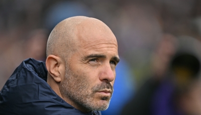 Chelsea's Italian head coach Enzo Maresca looks on ahead of kick-off in the English Premier League football match between Fulham and Chelsea at Craven Cottage in London on April 20, 2025. (Photo by Glyn KIRK / AFP)