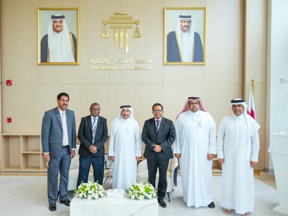 President of the Investment and Trade Court, Judge Khalid bin Ali Al Obaidly and Chief Justice of Republic of Papua New Guinea Sir Gibbs Gibuma Salika with other officials during the meeting.