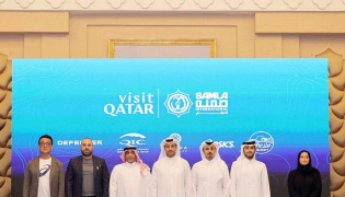 CEO of the Samla Race Organising Committee Azzam Al Mannai (centre) with Director of Public Relations and Communications at Visit Qatar Jassim Al Mahmoud (third right) and representatives of the sponsors during the event.