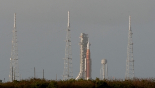NASA's Artemis II Space Launch System rocket and Orion spacecraft sit on Launch Pad 39B at the Kennedy Space Center on March 30, 2026, in Cape Canaveral, Florida. Joe Raedle/Getty Images/AFP 