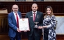 Mohammed Al Kubaisi, CEO of EAA Foundation receiving the award. 