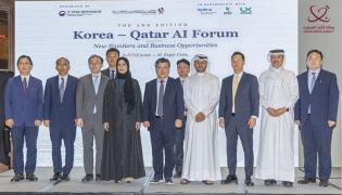 Ambassador of the Republic of Korea to Qatar, H E Hyunsoo Yun; Assistant Undersecretary for Digital Industry Affairs at MCIT, H E Reem Mohammed Al-Mansoori; and Assistant Undersecretary for Infrastructure and Operation Affairs at MCIT, Sami Mohammed Al-Shammari with other officials during the second edition of Republic of Korea-Qatar AI Forum, yesterday. 