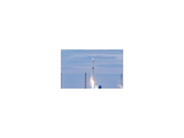 A Long March-10B carrier rocket blasts off from the Hainan commercial spacecraft launch site in Wenchang, south China's Hainan Province, July 10, 2026. (Xinhua/Yang Guanyu)