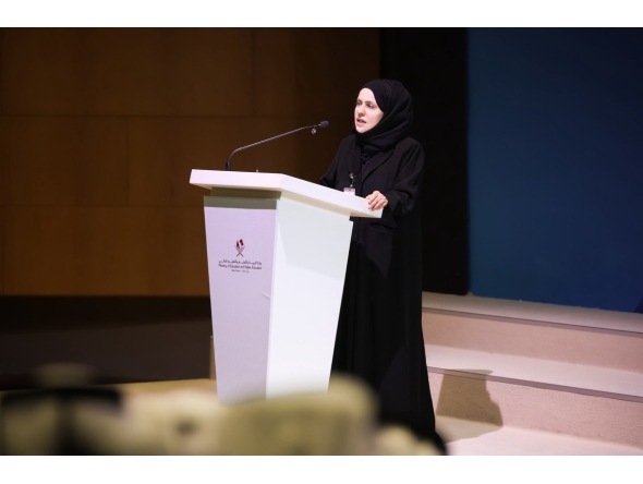 Director of the Scholarships Department Noura Mohammed Al Ansari speaking at the event.