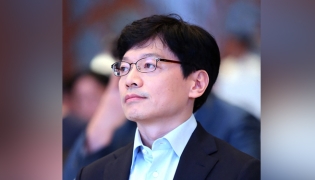 This undated picture released by Yonhap news agency in Seoul on September 9, 2026 shows Kwon Hyuk-bin, the founder and current Chief Visionary Officer (CVO) of the South Korean game company Smilegate. (Photo by YONHAP / AFP) 