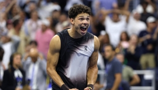 Ben Shelton of the United States celebrates after defeating Carlos Alcaraz of Spain during their Men's Singles Quarterfinal match on Day Ten of the 2026 US Open at USTA Billie Jean King National Tennis Center on September 08, 2026 in the Flushing neighborhood of the Queens borough of New York City. Matthew Stockman/Getty Images/AFP 