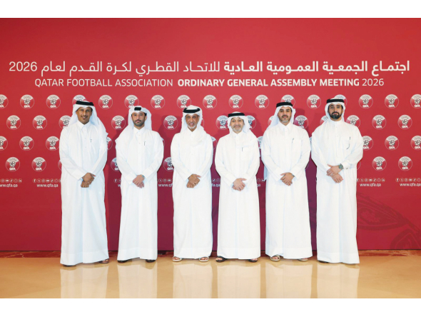 Minister of Sports and Youth and QFA President H E Sheikh Hamad bin Khalifa bin Ahmed Al-Thani poses for a photo with QFA Vice President Sheikh Dr. Tamim bin Mohammed Al-Thani and other QFA Executive Committee members.