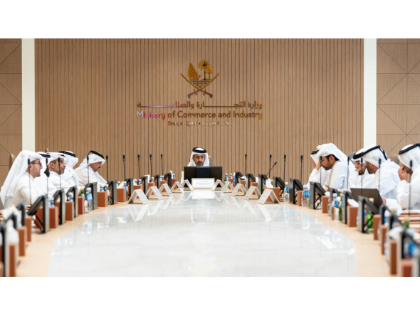 Minister of Commerce and Industry H E Sheikh Faisal bin Thani bin Faisal Al Thani with representatives of the Qatari Businessmen Association during the meeting yesterday.
