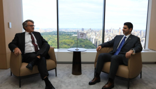 Qatar Central Bank Governor meets with officials from global firms
