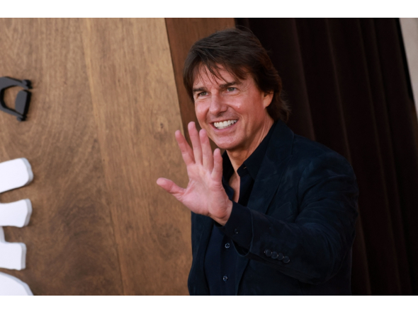 US actor Tom Cruise attends the premiere of Warner Bros' 