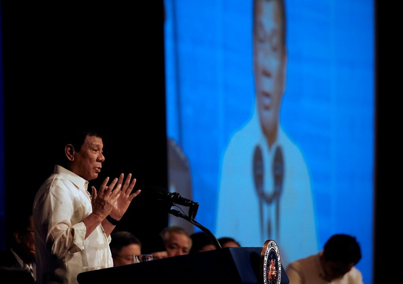 Philippines President Rodrigo Duterte speaks to members of the Filipino community in Jakarta, Indonesia September 9, 2016. (REUTERS/Darren Whiteside)
