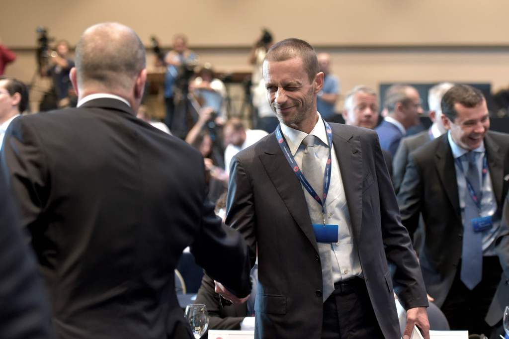 UEFA Presidential candidate, Slovenian Aleksander Ceferin (C) is pictured during the 12th Extraordinary UEFA congress in Lagonissi, some 40 kilometers south of Athens, on September 14, 2016.  AFP / ARIS MESSINIS