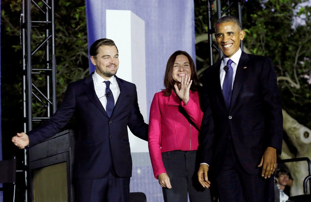 U.S. President Barack Obama (R), actor Leonardo DiCaprio (L) and climate scientist Katharine Hayhoe arrive to discuss the importance of protecting the one planet at South by South Lawn event at the White House in Washington, U.S., October 3, 2016. REUTERS