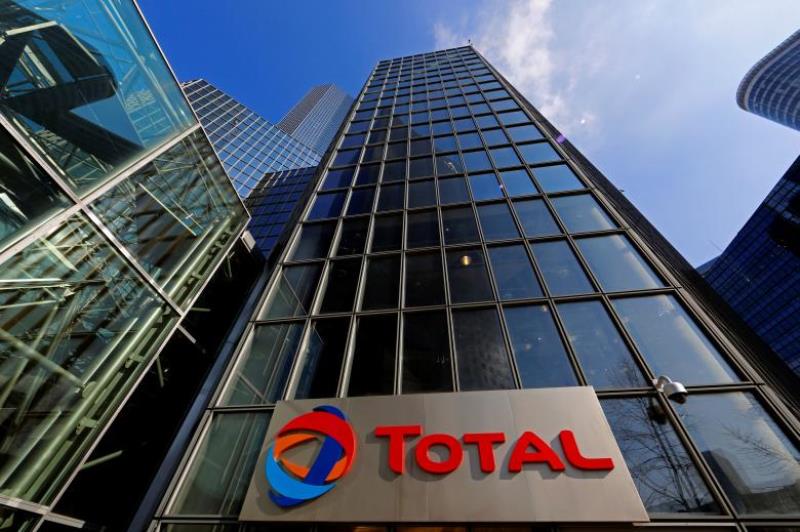 A view shows the Total Tower, French oil giant Total headquarters, at La Defense business and financial district in Courbevoie near Paris, France, February 25, 2016. Reuters/Jacky Naegelen/File Photo