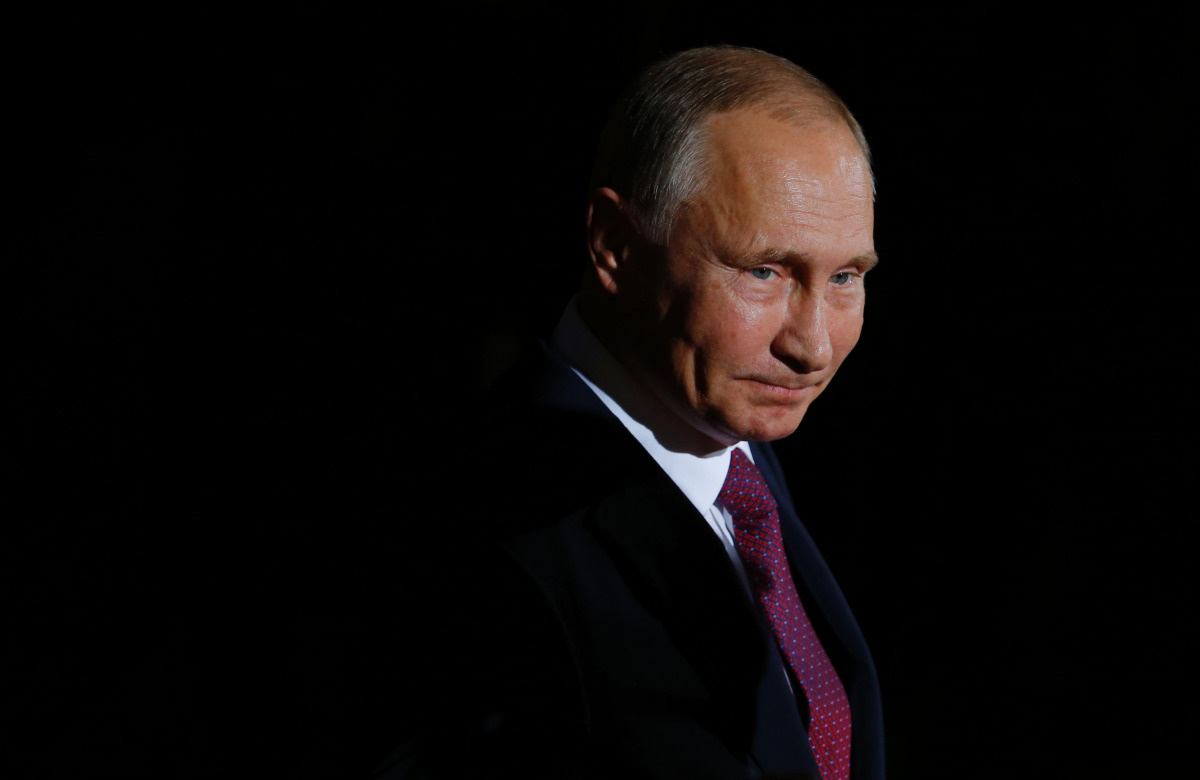 Russian President Vladimir Putin arrives at the chancellery on October 19, 2016 in Berlin. German Chancellor Angela Merkel hosts the leaders of Russia, Ukraine and France in a new push for peace in eastern Ukraine. / 
(AFP / Odd ANDERSEN)