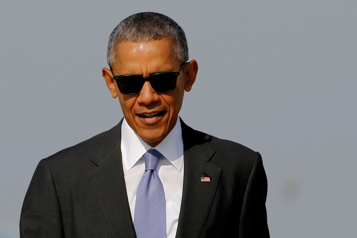 U.S. President Barack Obama arrives to board Air Force One for travel to North Carolina from Joint Base Andrews, Maryland, U.S. November 2, 2016. REUTERS/Jonathan Ernst
