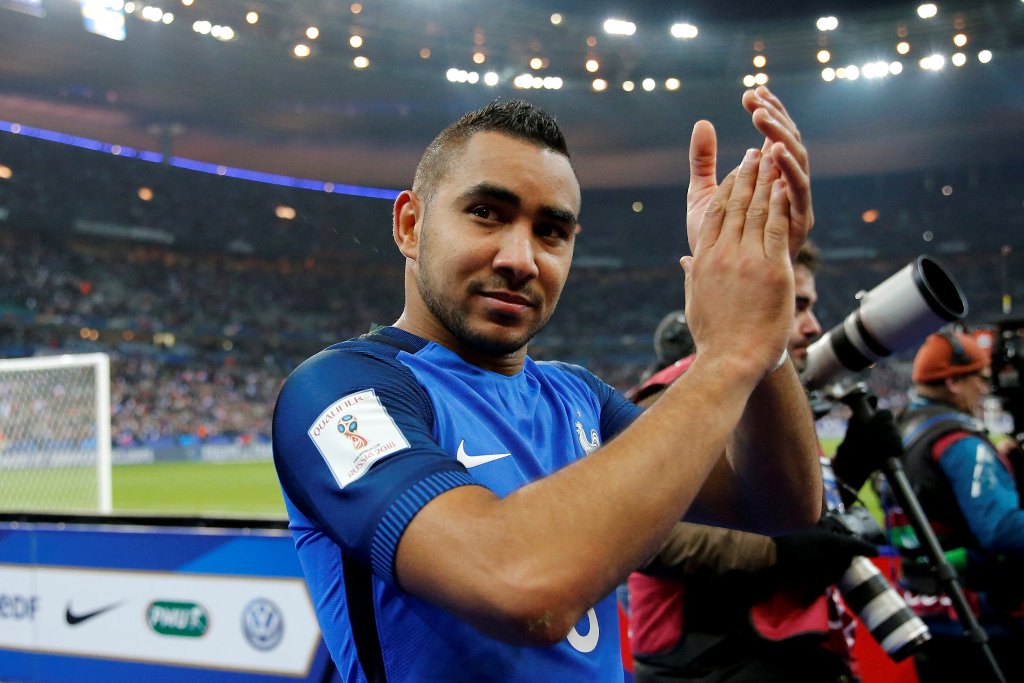 France's Dimitri Payet celebrates at the end of the match. REUTERS/Benoit Tessier

