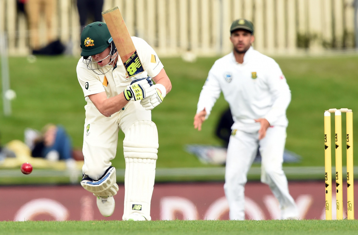 Australia's batsman Steven Smith plays a shot on the third day's play of the second Test cricket match between Australia and South Africa in Hobart on November 14, 2016. (AFP / SAEED KHAN)