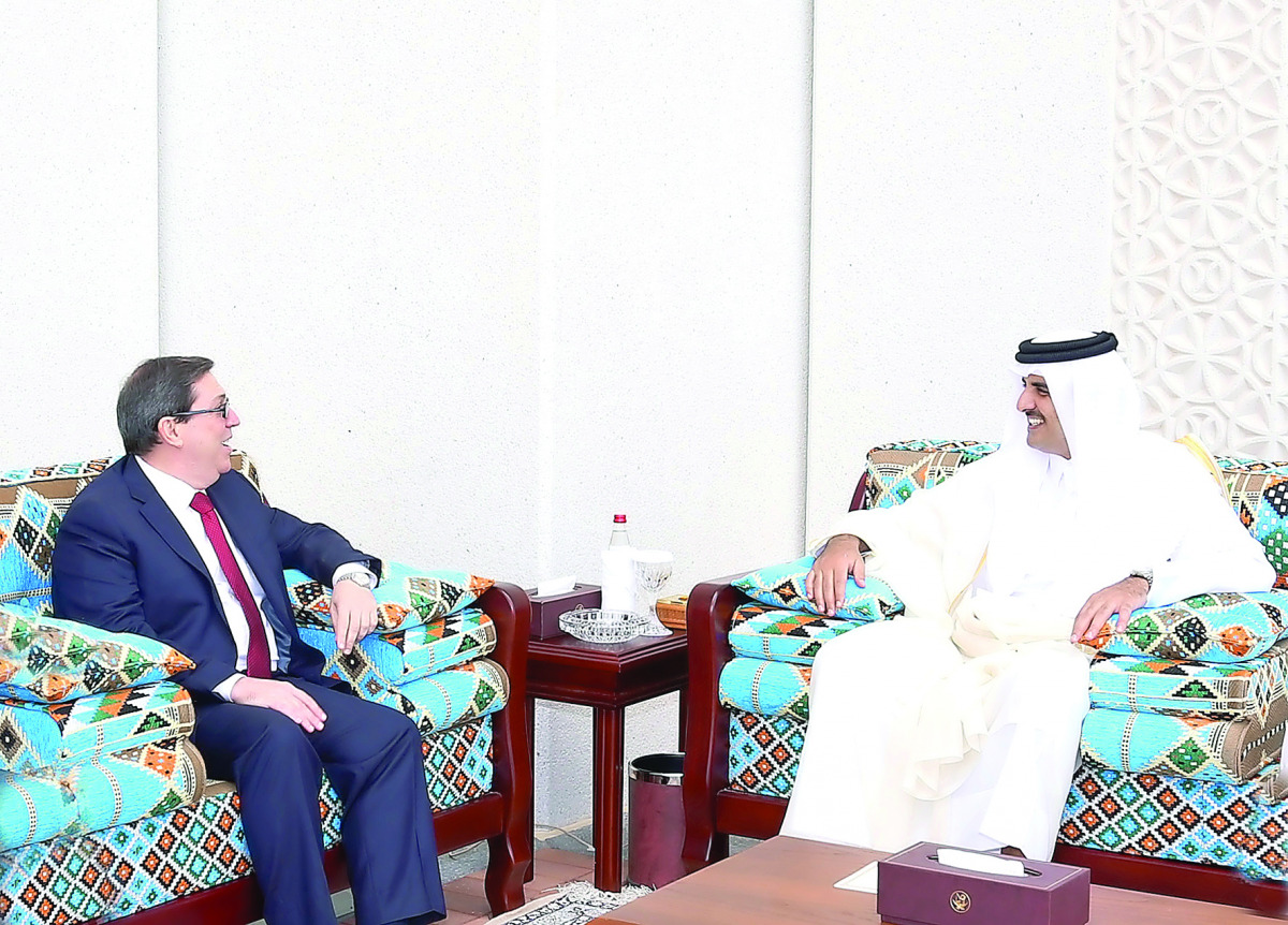 Emir H H Sheikh Tamim bin Hamad Al Thani met yesterday at the Emiri Diwan with Cuba's Foreign Minister Bruno Rodriguez Parrilla and the delegation accompanying him. The meeting reviewed ties between the two countries and means of developing them.
