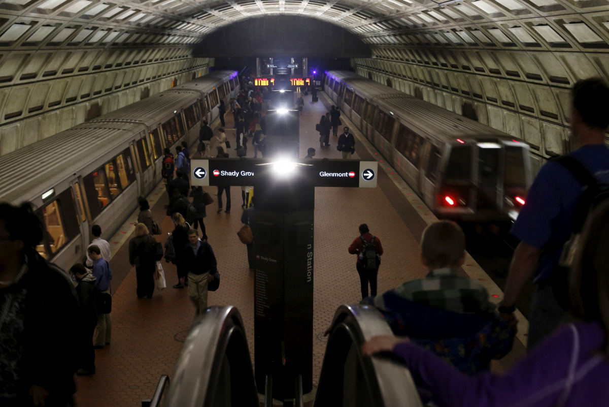 People ride the Metro subway system during the evening rush hour in Washington March 15, 2016. REUTERS/Jonathan Ernst/