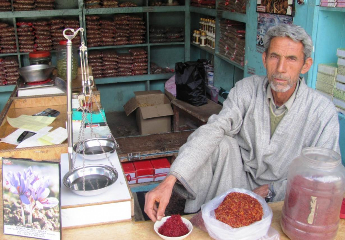 A man sells saffron in India's main saffron-growing area in Jammu and Kashmir state. TRF/Athar Parvaiz