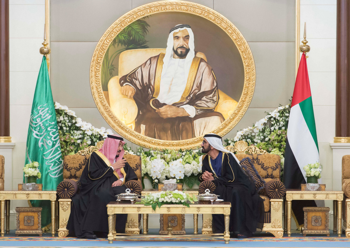Custodian of the Two Holy Moques King Salman bin Abdulaziz Al Saud of Saudi Arabia meets with Sheikh Mohammed bin Rashid al-Maktoum, Prime Minister and Vice-President of the United Arab Emirates and ruler of Dubai, in Abu Dhabi, UAE, December 3, 2016. (WA
