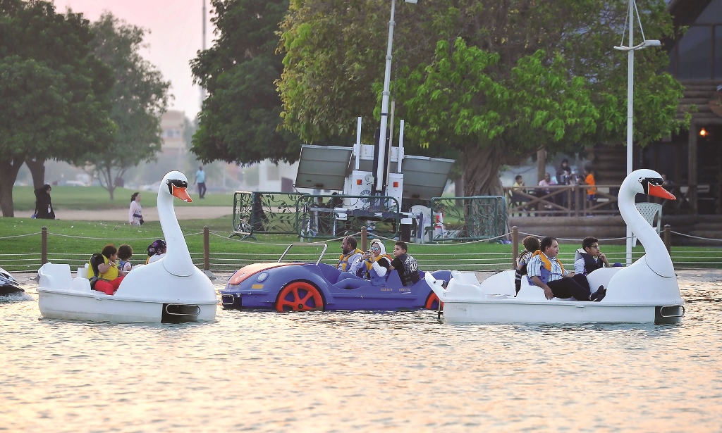 The Ministry is looking into the possibility of providing 'productive families' and owners of small projects with spaces and parking areas at public parks.
