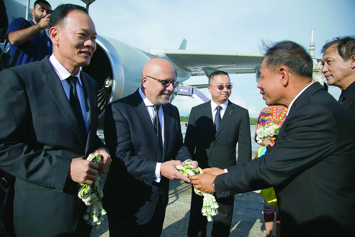Marwan Koleilat, Qatar Airways Senior Vice-President of Asia Pacific, receiving a welcome garland from Nob Kongpun, Vice-Governor of Krabi. 