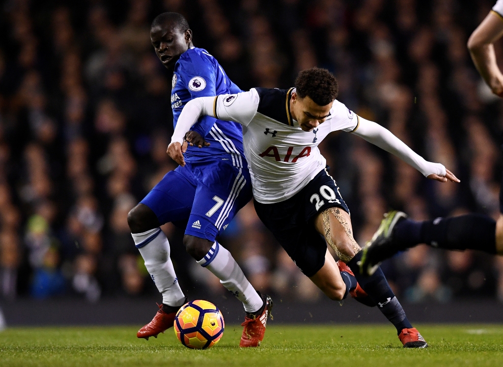 Chelsea's N'Golo Kante in action with Tottenham's Dele Alli. Reuters / Dylan Martinez
