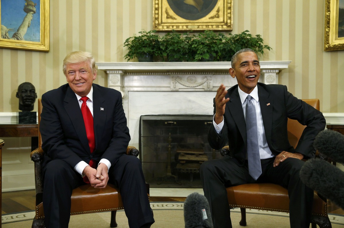 Barack Obama meets with Donald Trump to discuss transition plans in the White House Oval Office, November 10, 2016 (REUTERS / Kevin Lamarque) 