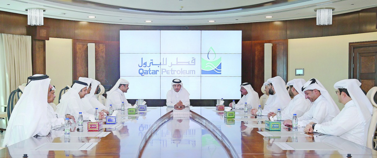 Prime Minister and Interior Minister H E Sheikh Abdullah bin Nasser bin Khalifa Al Thani meeting with the executive team of Qatar Petroleum (QP) yesterday during his visit to the QP headquarters. The Prime Minister was briefed by President & CEO of QP, Sa