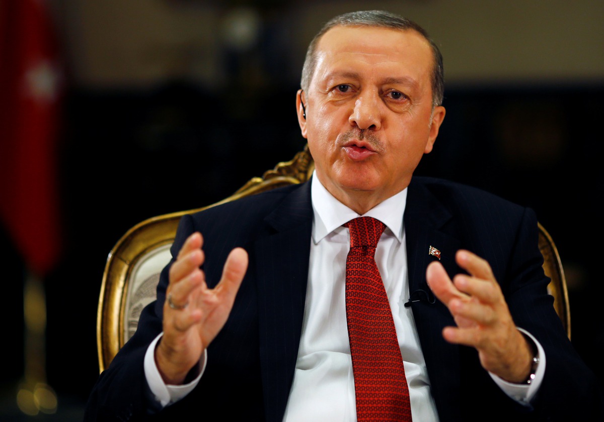 Turkish President Tayyip Erdogan attends an interview with Reuters at the Presidential Palace in Ankara, July 21, 2016 (REUTERS / Umit Bektas) 