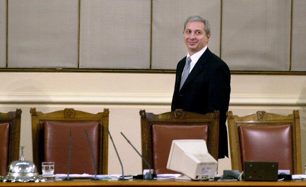 Bulgarian parliament speaker Ognyan Gerdzhikov leaves his desk at the parliament in Sofia, February 4, 2005. REUTERS/Julia Lazarova/File photo