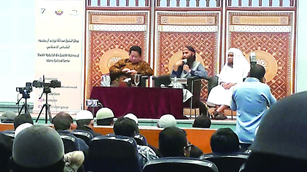 Members of Indonesian community at an Islamic lecture.