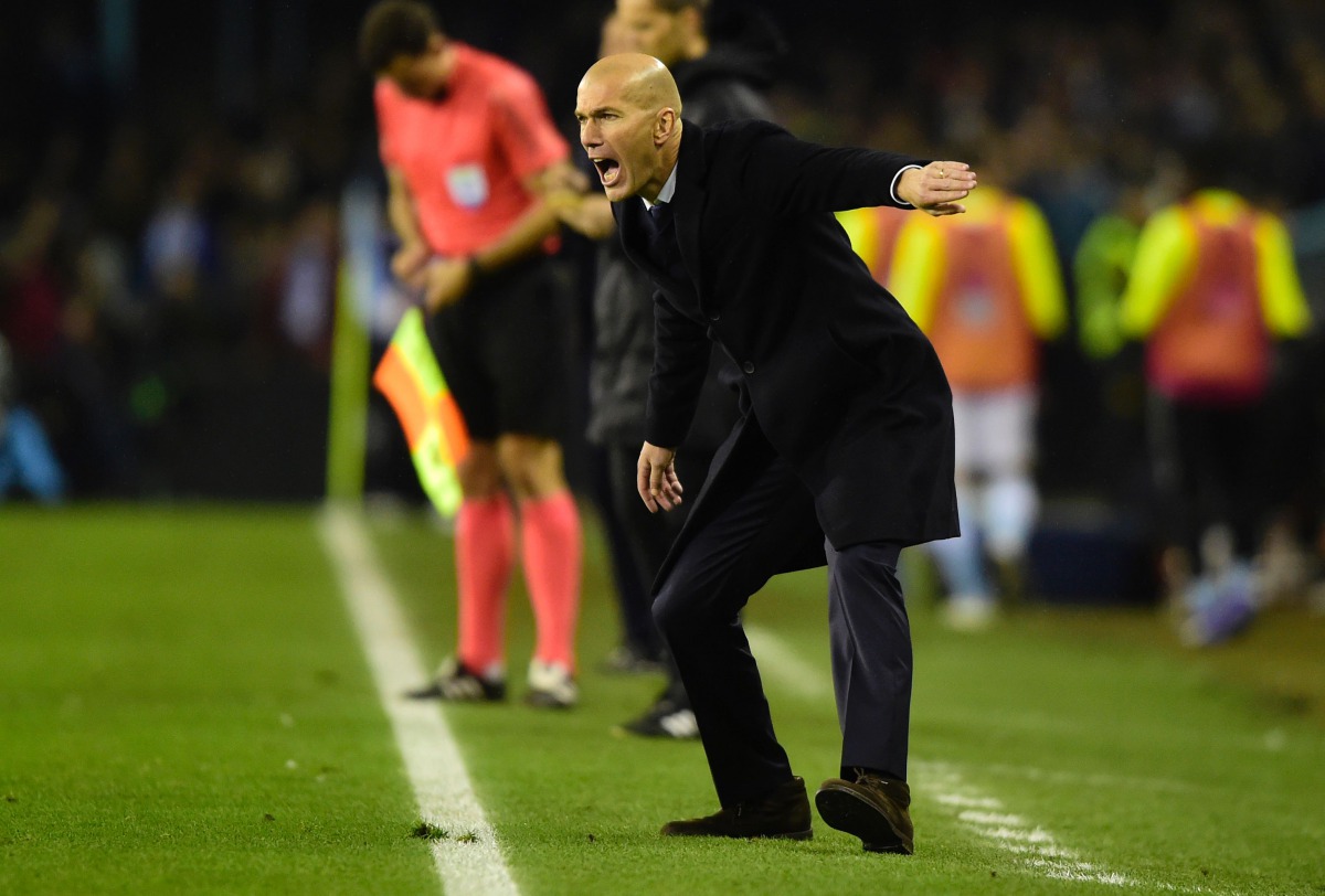 Real Madrid's French coach Zinedine Zidane shouts instructions from the sideline during the Spanish Copa del Rey (King's Cup) quarter final second leg football match RC Celta de Vigo vs Real Madrid CF RC Celta de Vigo on January 25, 2017. (AFP / MIGUEL RI
