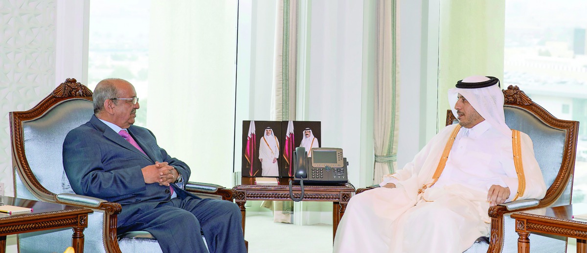 Prime Minister and Interior Minister H E Sheikh Abdullah bin Nasser bin Khalifa Al Thani met yesterday with Algerian Minister for Maghreb, African Union and Arab League Affairs, Abdelkader Messahel and his accompanying delegation. They reviewed bilateral 