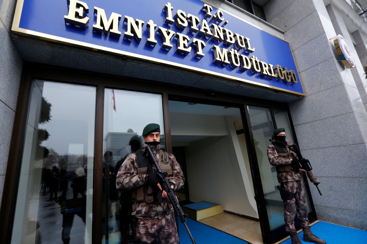 Members of Turkish police special forces stand guard at the police headquarters in Istanbul, Turkey January 17, 2017. REUTERS/Murad Sezer