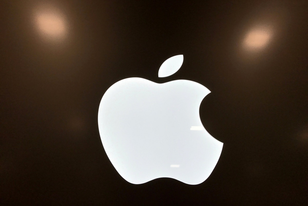 An Apple logo is seen in a store in Los Angeles, California, U.S., March 24, 2017. REUTERS/Lucy Nicholson/File Photo
