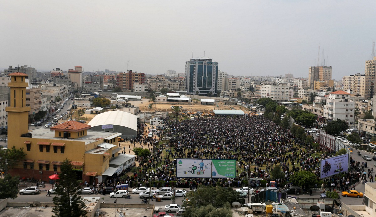 Demonstrators gather during a protest by Palestinian Authority employees against what they say are deductions on their salaries, in Gaza City April 8, 2017. REUTERS/Ibraheem Abu Mustafa