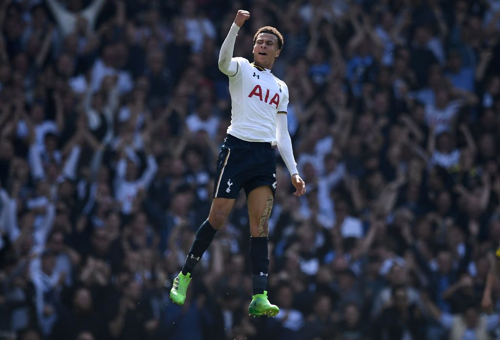Tottenham Hotspur's English midfielder Dele Alli celebrates scoring his team's first goal during the English Premier League football match between Tottenham Hotspur and Watford at White Hart Lane in London, on April 8, 2017.  AFP / Justin TALLIS