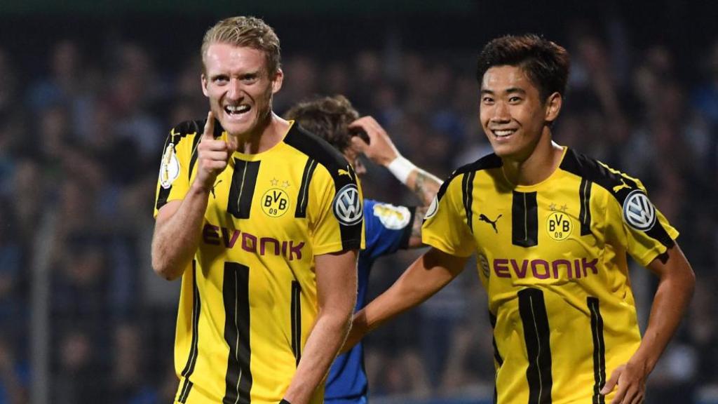 Andre Schuerrle and Shinji Kagawa