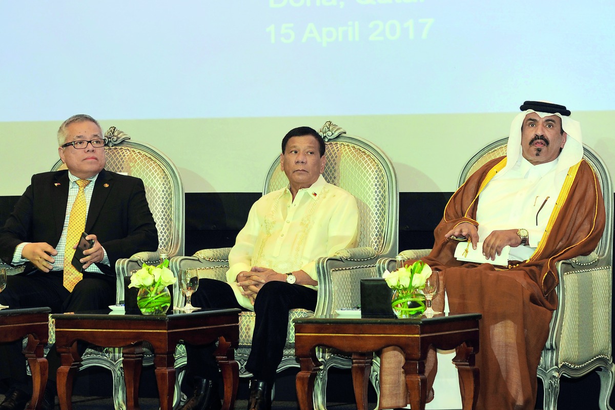 Philippine President Rodrigo Duterte, Qatar Chamber Vice- Chairman Mohammed bin Ahmed bin Towar and other officials during the Philippine Qatar business form meeting held at the Four sesson Hotel. Photo by Kammutty VP