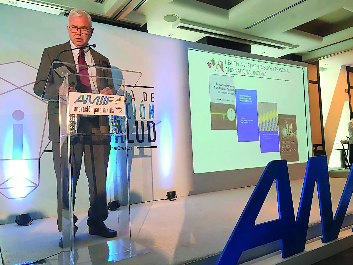 Dean Jamison, Professor Emeritus, Department of Global Health at the University of Washington, and Chairperson of the WISH 2016 Forum ‘Investing in Health’, speaking at the third Health Innovation Week in Mexico City.