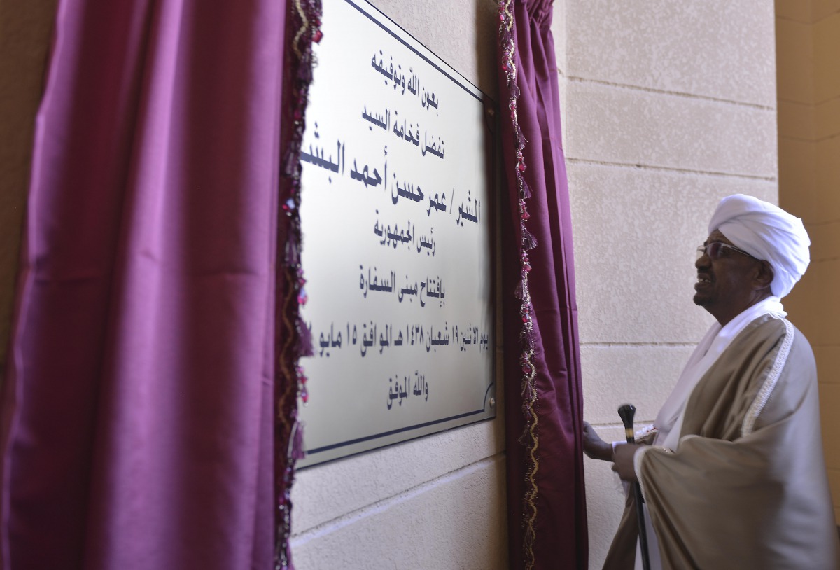 The President of Sudan Field Marshal Omar Hassan Ahmed Al Bashir inaugurating the new Sudanese Embassy yesterday.  Pic: Baher Amin/ The Peninsula