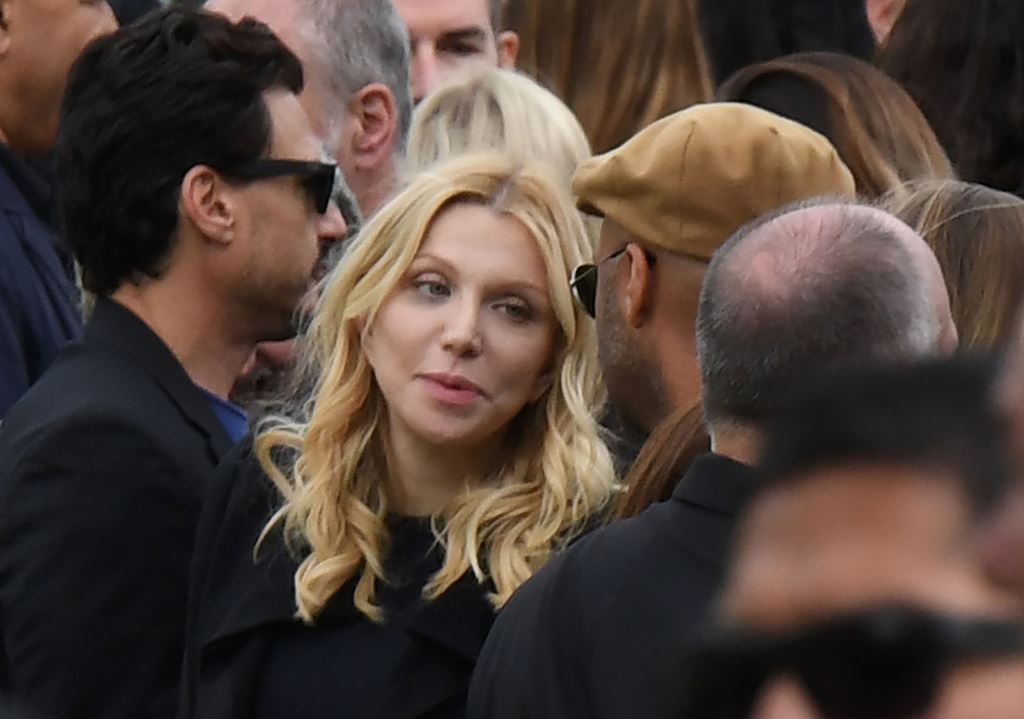 Courtney Love attends the funeral and memorial service for Soundgarden frontman Chris Cornell, May 26, 2017, at Hollywood Forever Cemetery in Los Angeles, California. AFP / Robyn Beck
