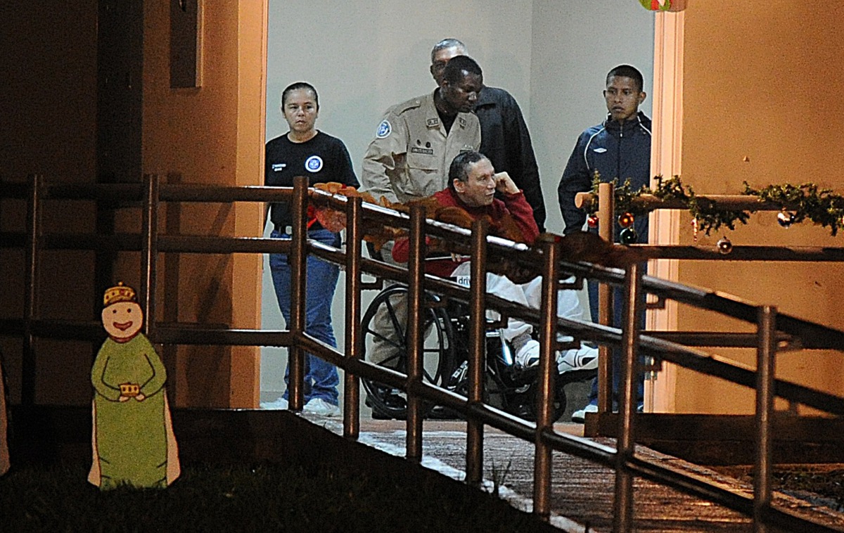 (FILES) This file photo taken on December 11, 2011 shows former Panamenian dictator Manuel Noriega upon arrival at the Renacer prison, 25 km southeast of Panama City, Panama. AFP / RODRIGO ARANGUA
