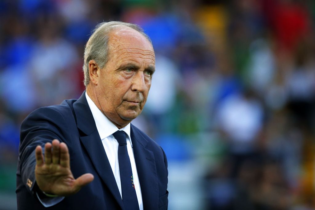 Italy's coach Gian Piero Ventura looks on during the FIFA World Cup 2018 qualification football match between Italy and Liechtenstein at the Dacia Arena Stadium in Udine, on June 11, 2017. / AFP / Marco BERTORELLO
