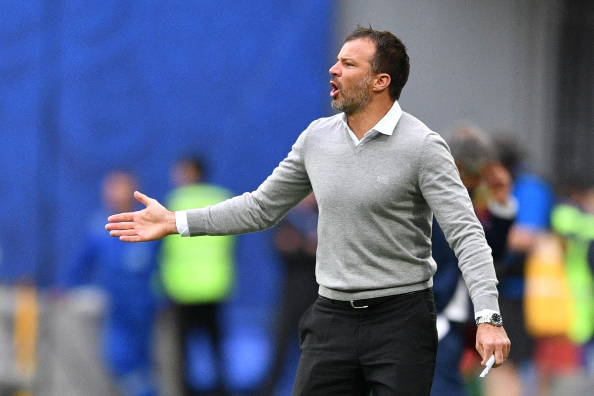New Zealand's English coach Anthony Hudson reacts during the 2017 Confederations Cup group A football match between New Zealand and Portugal at the Saint Petersburg Stadium in Saint Petersburg on June 24, 2017. (AFP / Mladen ANTONOV)
